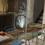 Unique Townhouse With Rooftop Pool