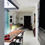 Сasa de vacaciones Unique Townhouse With Rooftop Pool *