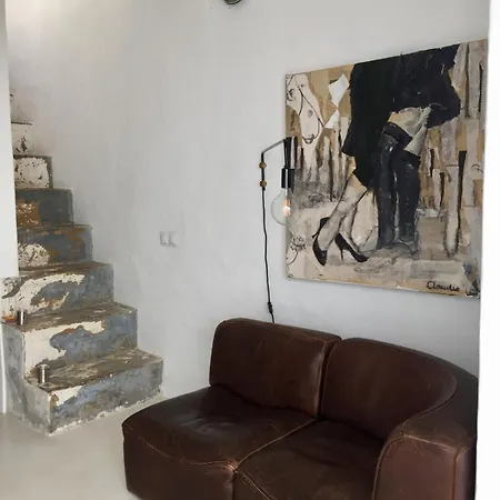 Unique Townhouse With Rooftop Pool אסטפונה