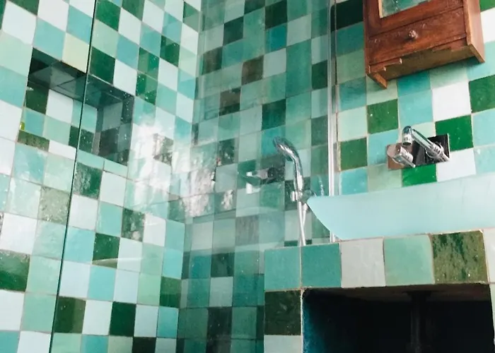 Unique Townhouse With Rooftop Pool