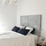 Hébergement de vacances Unique Townhouse With Rooftop Pool Estepona