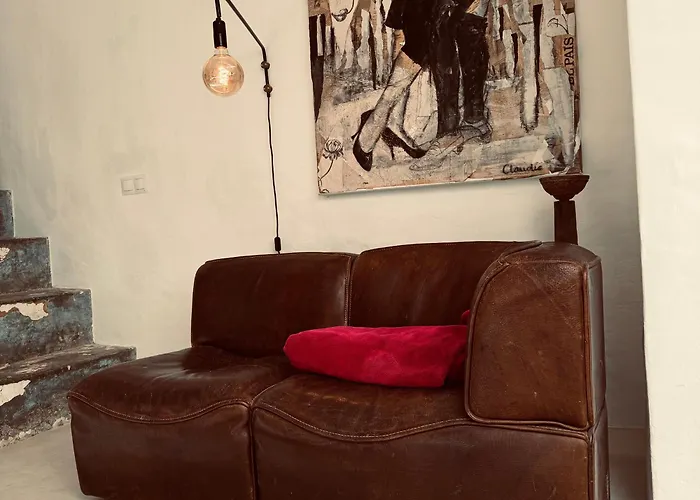 Unique Townhouse With Rooftop Pool Сasa de vacaciones *