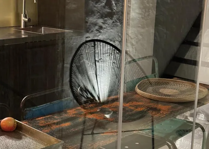 Unique Townhouse With Rooftop Pool