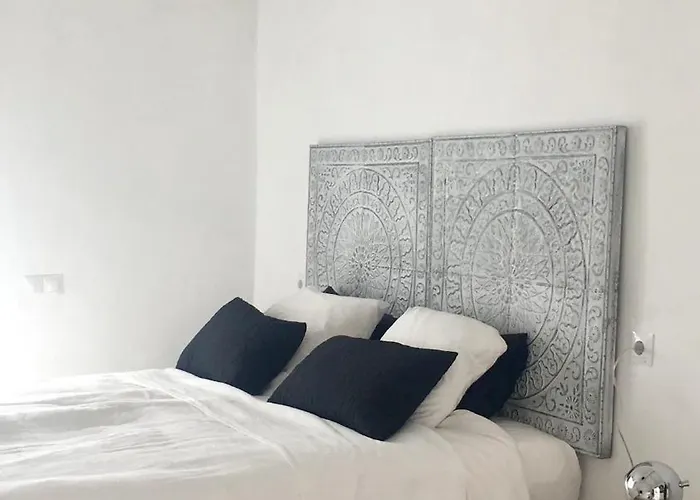 Сasa de vacaciones Unique Townhouse With Rooftop Pool Estepona