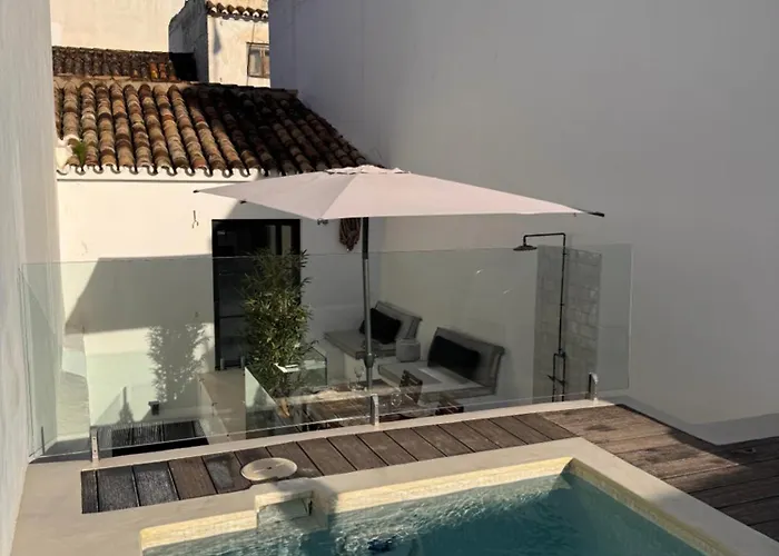Сasa de vacaciones Unique Townhouse With Rooftop Pool *